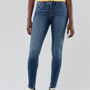 Hollister Mid-Rise Super Skinny Jeans 1 Short